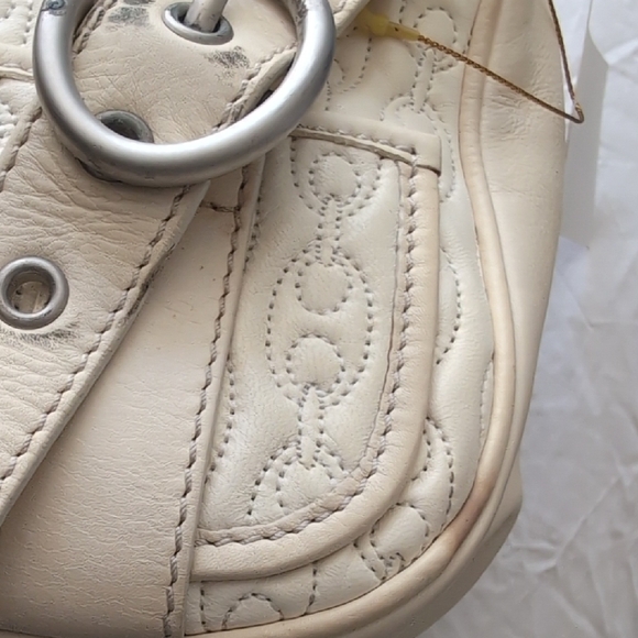 Celine - Picture 7 of 10